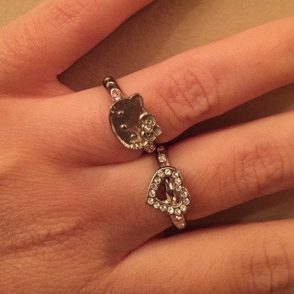 Hello Kitty Ring Bundle - Picture 2 of 4