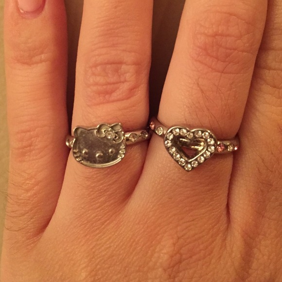 Hello Kitty Ring Bundle - Picture 3 of 4