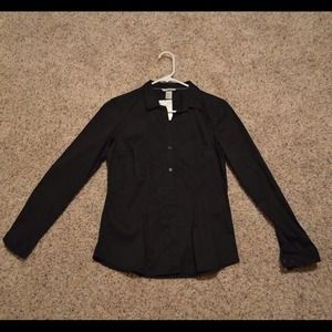 H&M button up dress shirt. TAGS ATTACHED