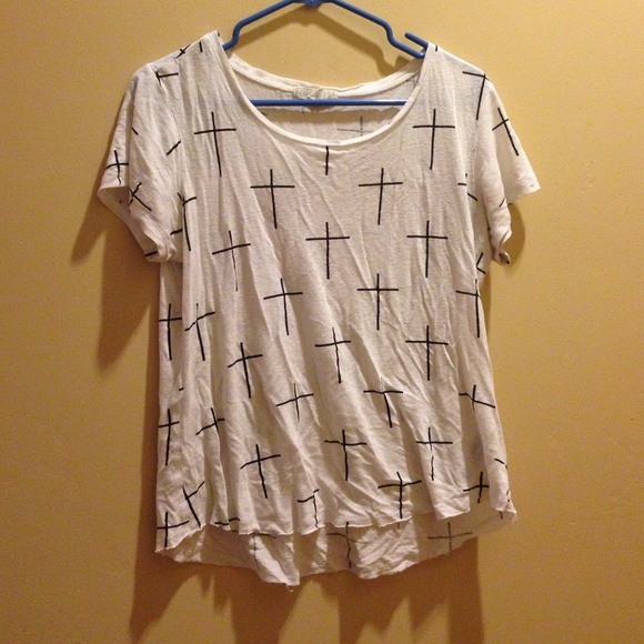 Cross pattern tee