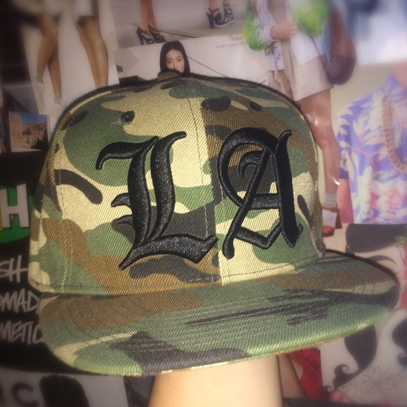 LA CAMO SNAPBACK 🌴