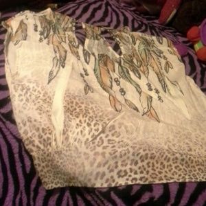 Brown feathers shirt