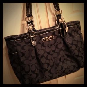 Black signature Coach purse. Med size