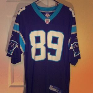 Carolina Panthers (Steve Smith) jersey.
