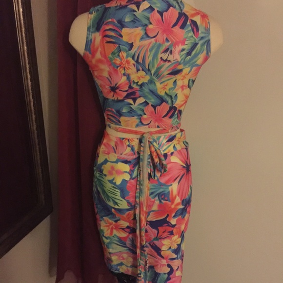Flower two piece - Picture 3 of 4