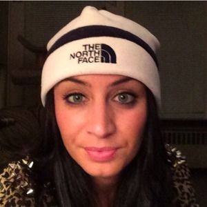 Women's Northface fleece hat