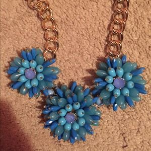 Banana Republic, beautiful blue flowered necklace