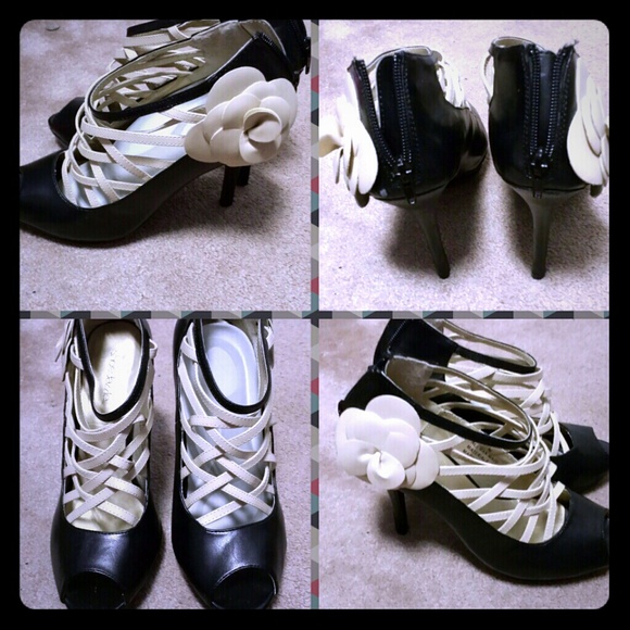 Floral design black and tan heels