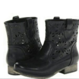MIA BLACK FAUNA BOOTS