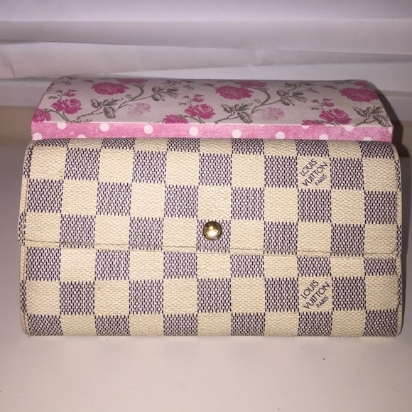 Louis Vuitton Sarah Wallet - Picture 1 of 4