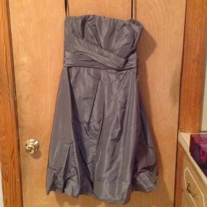 Grey Donna Ricco Size 10 "ballon bottom" dress.