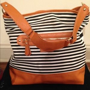 Large hobo hand bag