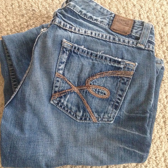 BKE jeans size 3 L or 27 L.