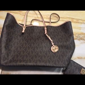 Authentic Michael Kors tote & matching wallet