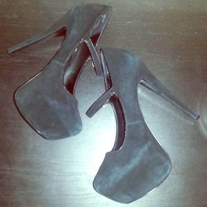 Steve Madden Suede Pumps *discounted further