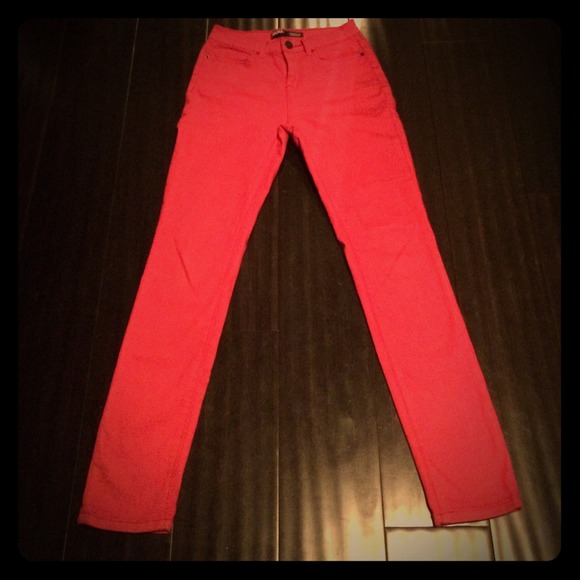 BDG high rise coral colored cigarette jeans