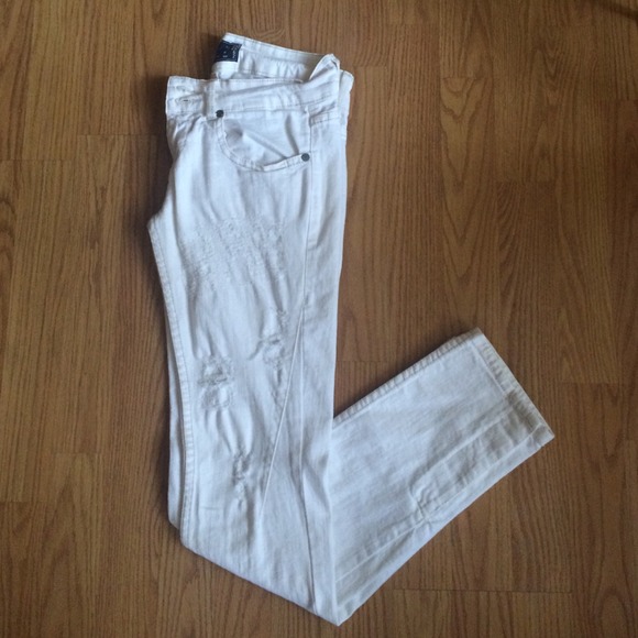 White destroyed Bershka jeans
