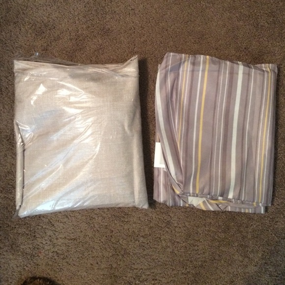 Brand new cal king sheets and bed skirt