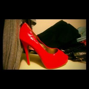 Hot Pink pumps