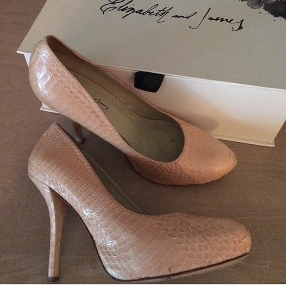 Elizabeth & James Mazi Pumps