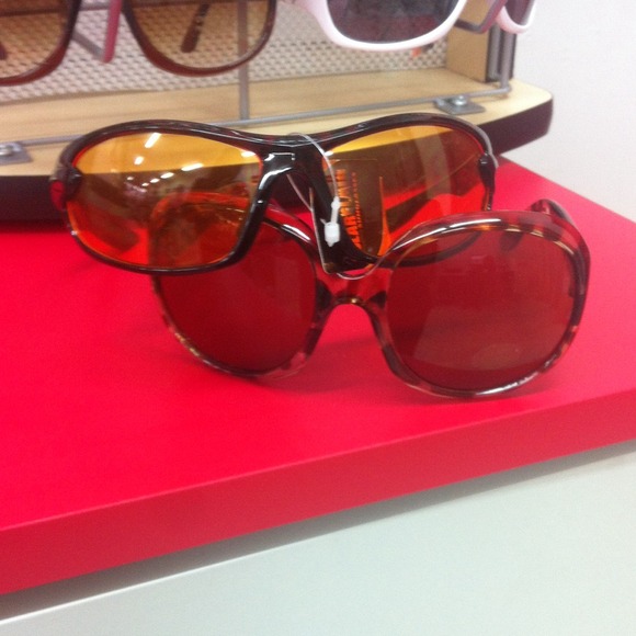 Sunglasses - Picture 3 of 4