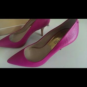 💯 GenuineMichael Kors Mid Flex Leather Pink Pumps