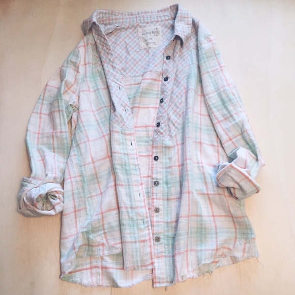 Free People Tops - Flannel season 🍂  FP plaid flannel & FP bag!