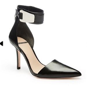 MARCIANO Elly-Eu black leather heels.