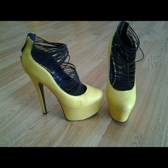 Gently Used "London Trash" high heels 🅿🅿 - Picture 2 of 4