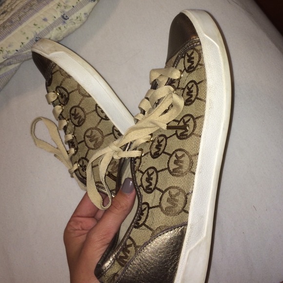 Micheal Kors shoes - Picture 2 of 4