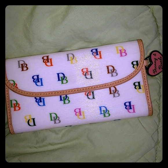 DOONEY & BOURKE WALLET - LIKE NEW!!
