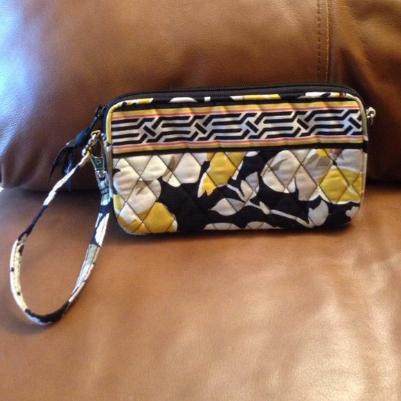 Vera Bradley wristlet in Dogwood