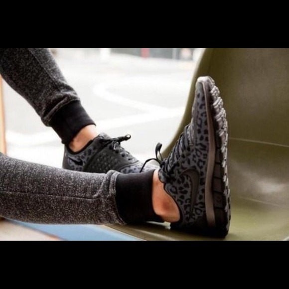Nike Free 5.0 V4 Dark Gray Leopard Print