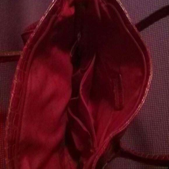 Handbag - Picture 2 of 3