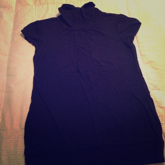 Black turtleneck short sleeve shirt