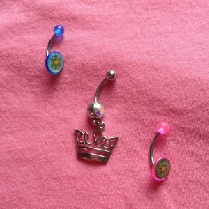 🍕 4 for $15  3 never used belly rings