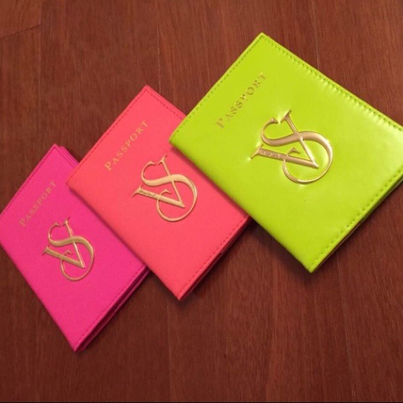 Victoria's Secret VS Passport Case