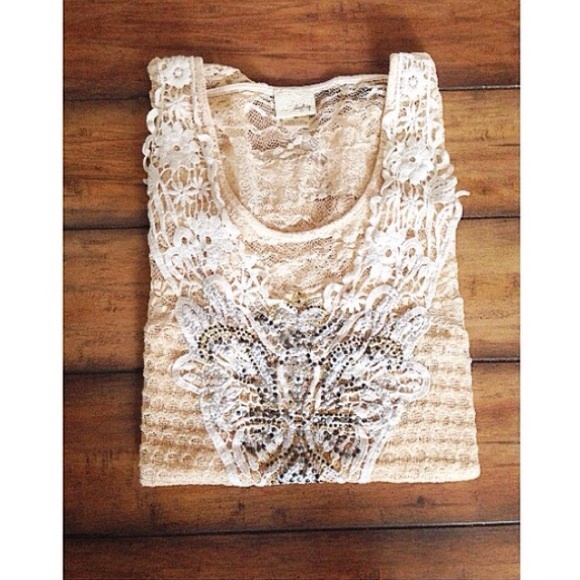 Detailed boutique top NWOT