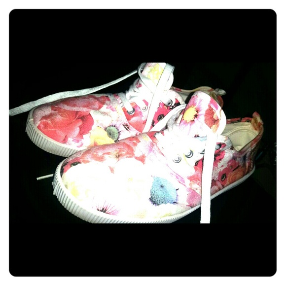 Floral Sneakers 9/10 Faux ked