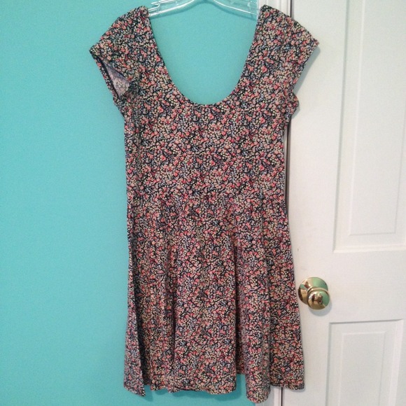 Urban Outfitters Floral Skater Dress - Picture 2 of 3