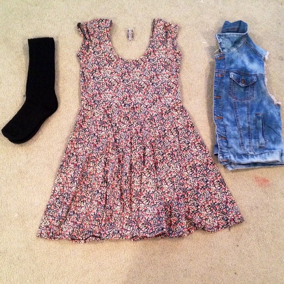 Urban Outfitters Floral Skater Dress - Picture 3 of 3