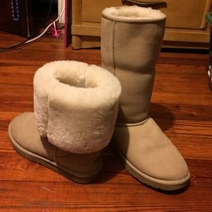 Tall uggs in sand size 8