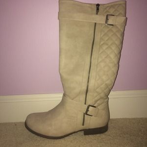 CREAM RIDING BOOTS ~ PERFECT CONDITION