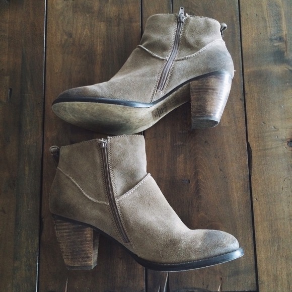 STEVE MADDEN Rugged Booties