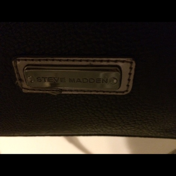 🚫🚫SOLD🚫🚫 Steven madden black/pewter purse - Picture 4 of 4