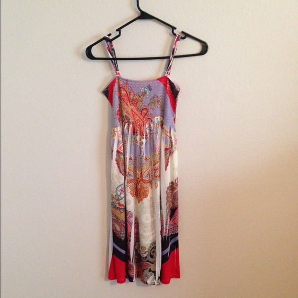 Beautiful dress never worn!!
