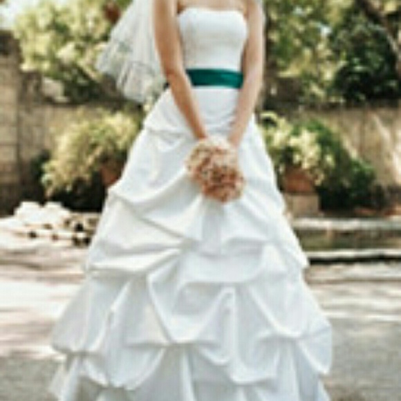 Wedding dress