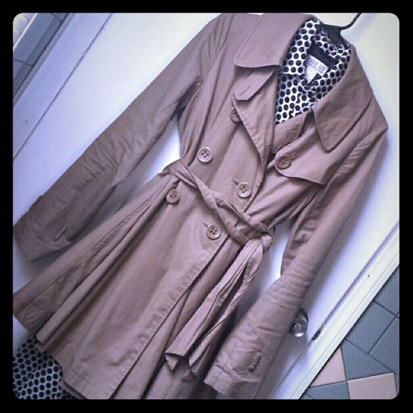 Skirted trench coat