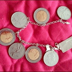 8"sterling silver coin bracelet🎉MAKE AN OFFER💰💰