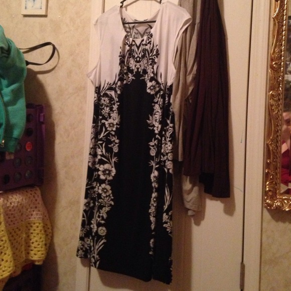 Apt. 9 Floral Pleated Shift Dress